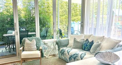 Family & Pet Friendly. LATE CHECKOUT SUNDAY (avail on request) 1 N stays midweek