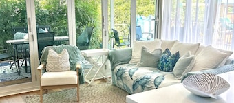 Family & Pet Friendly. LATE CHECKOUT SUNDAY (avail on request) 1 N stays midweek