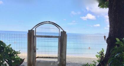 Gemütliches Studio, Fuß im Wasser bei Anse-Mitan. "Mer"