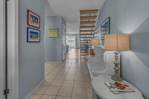 Interior - 2D, Gulf Ya! (Destin)