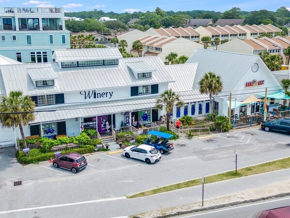 Unclassified image, 1 of 33, button