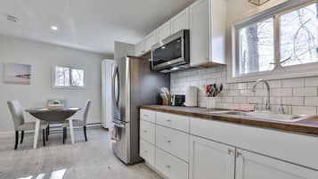 Fridge, microwave, coffee/tea maker, toaster