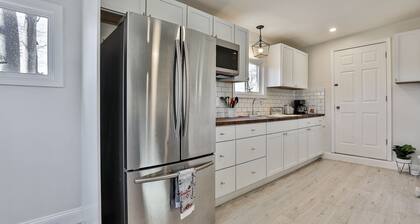 Cozy Salem Studio Near Tuscan Village & Boston