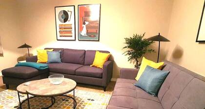 Mackie House: A fully equipped house in a residential area within the costal town of Port Glasgow