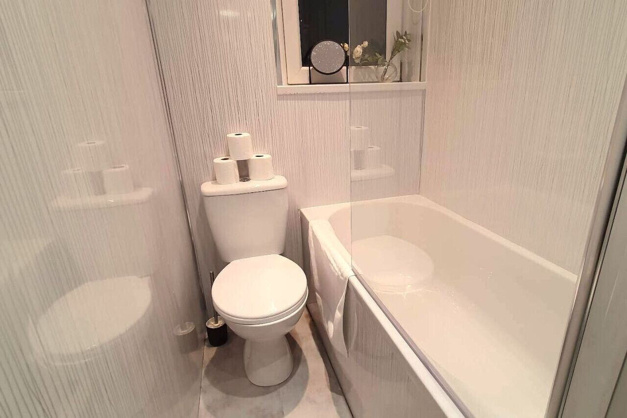 Hair dryer, towels