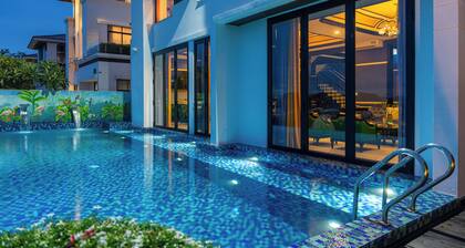 Indochine‑Style Private Pool Villa Full Bay View |5 BR | Karaoke • Billiards