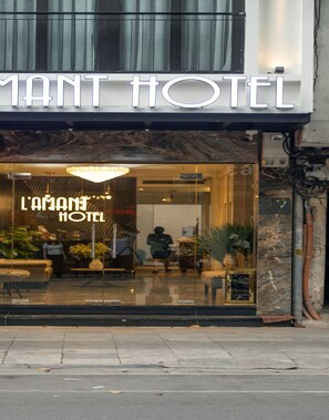 Exterior - L'amant de Hanoi Hotel - Khách sạn Lamant de Hanoi (Hanoi)