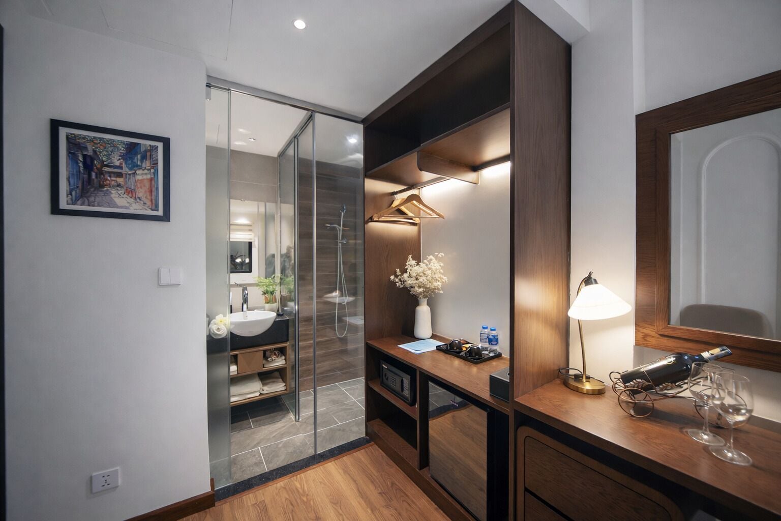Superior Double Room | Minibar, desk, soundproofing, iron/ironing board