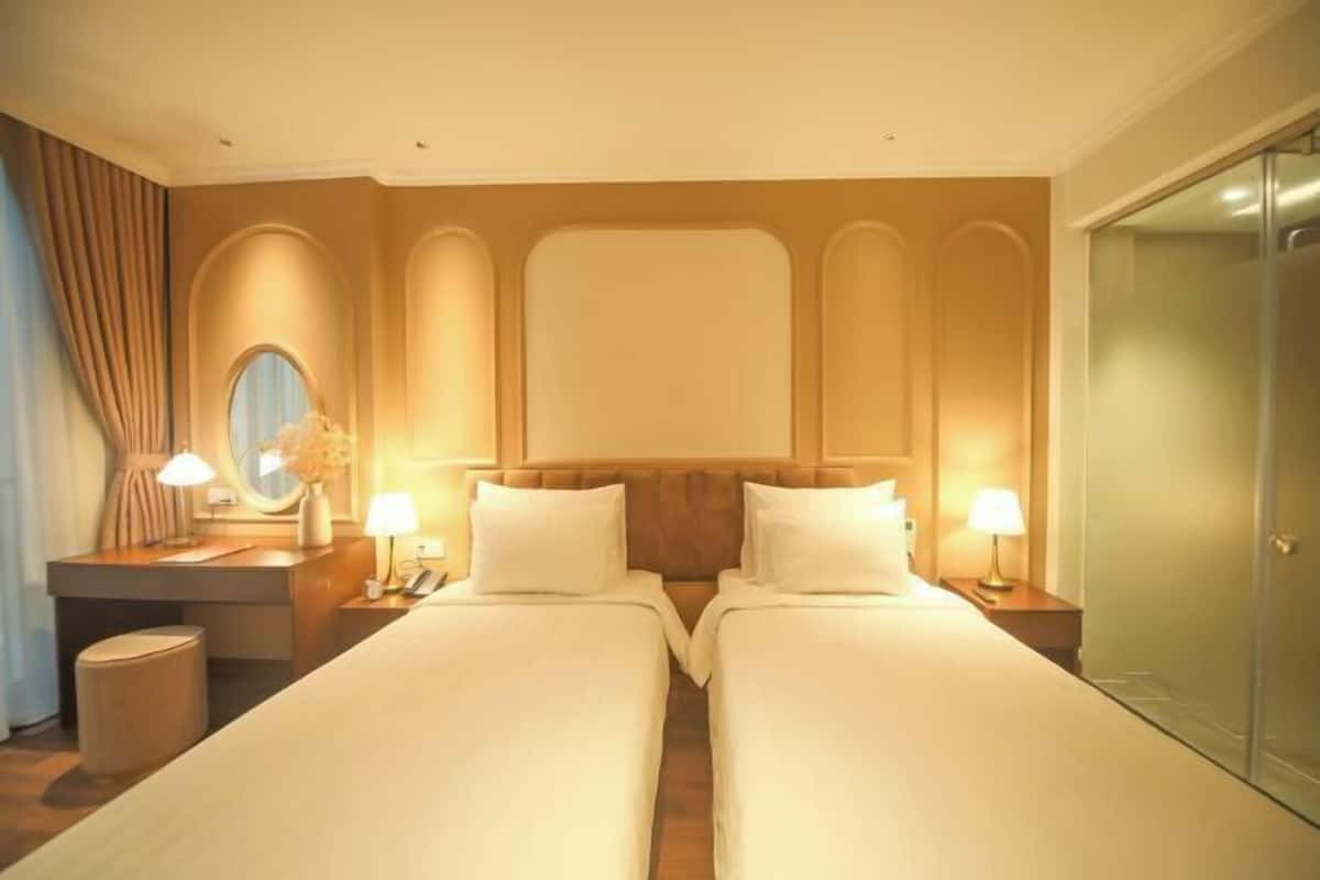 Minibar, desk, soundproofing, iron/ironing board