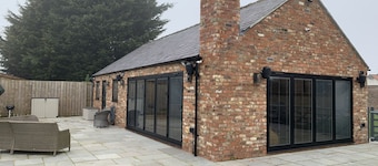 Luxury Studio Cottage at Foot of Yorkshire Wolds