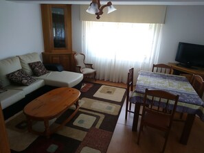 TV, fireplace - Spacious and lovely Beach House in Patos Nigran (NIGRAN)