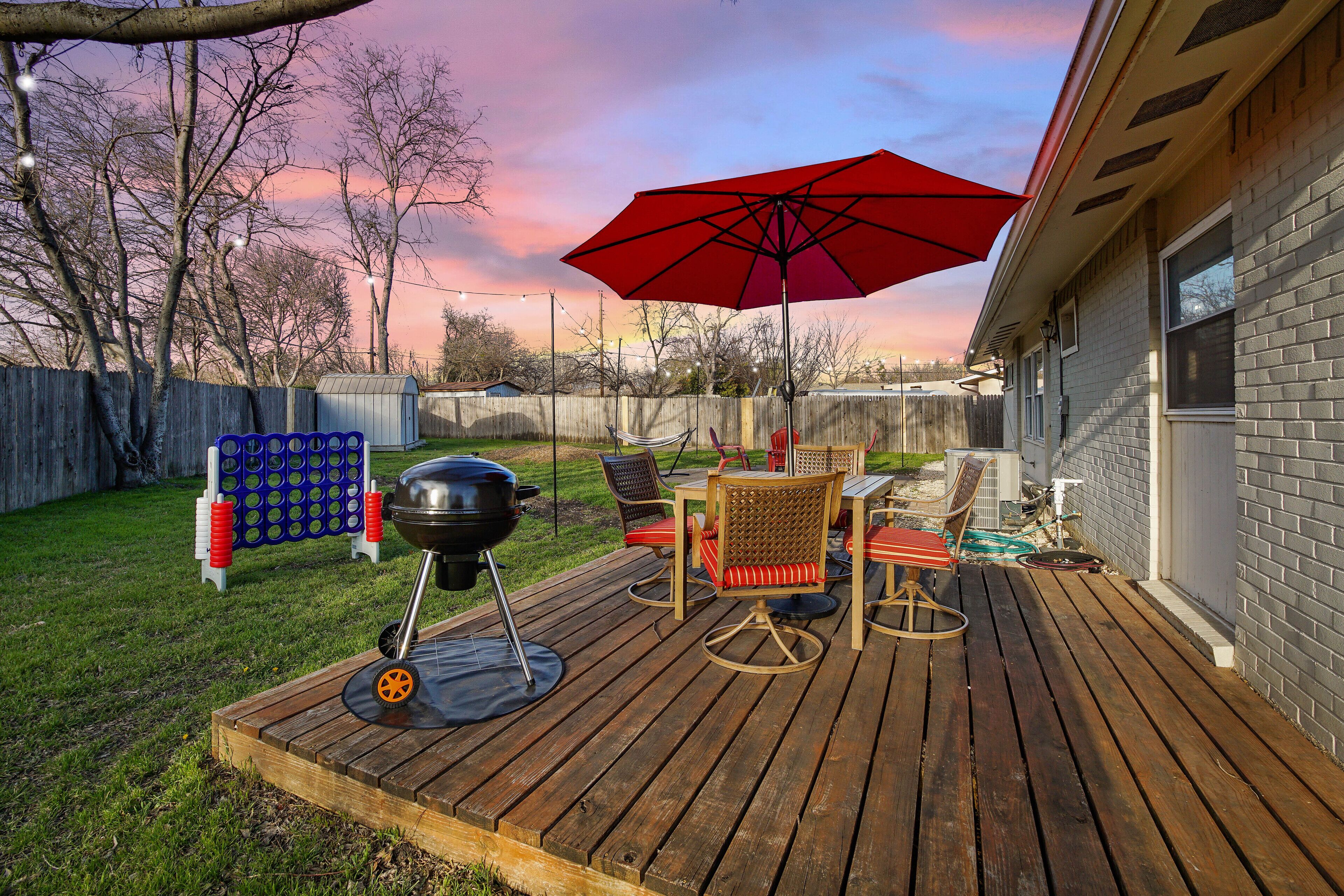 Cozy getaway | Near Airport & Downtown | Game Room