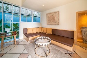 42–tuumainen televisio, jossa kaapelikanavat