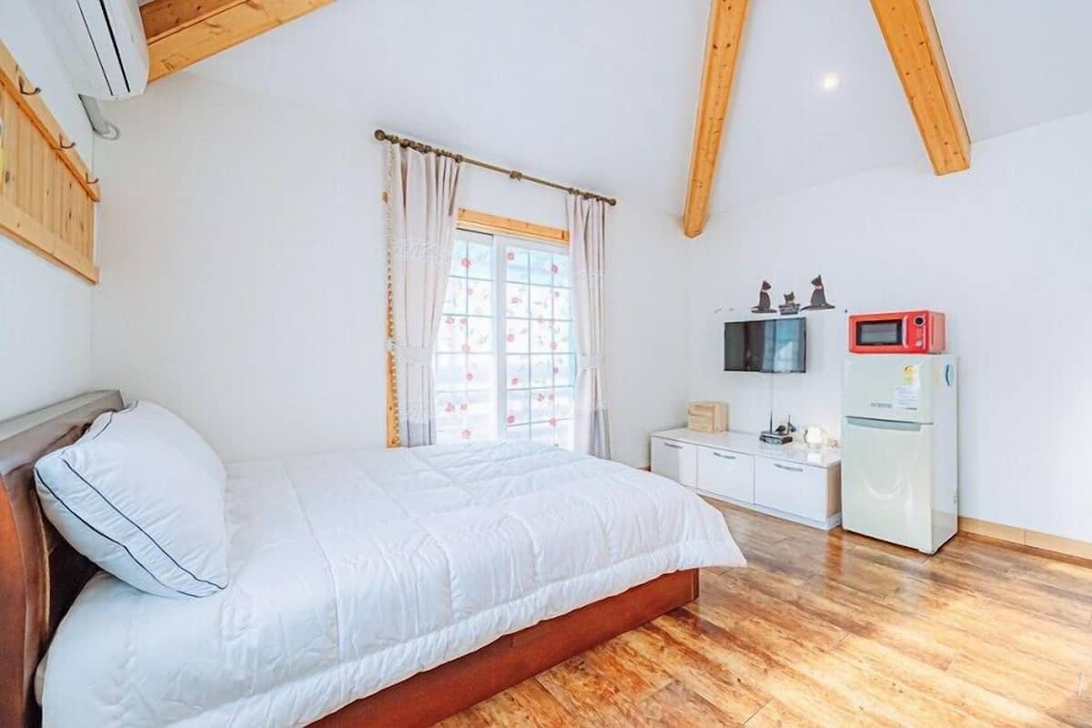 Room (2st floor cholog) | 1 bedroom