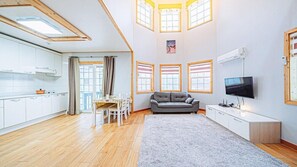 Room (duplex 2) | Exterior - Arte Pension (Jeongseon)