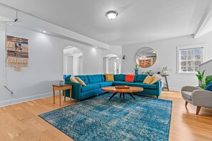 Smart TV, fireplace, books, offices