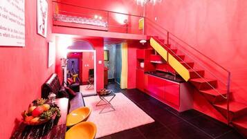 Room (F302 red)