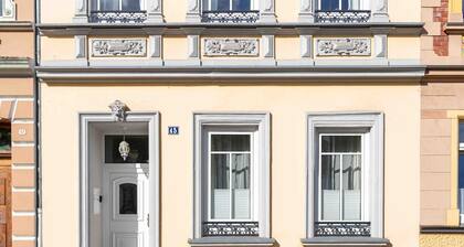 Modern Apartment near Düsseldorf (Neuss) with 2x 140 cm Beds, Netflix