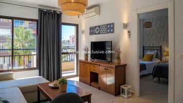 1 habitación, tabla de planchar con plancha, wifi gratis y ropa de cama