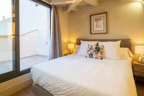 3 makuuhuonetta, silitysrauta/-lauta, Wi-Fi, vuodevaatteet