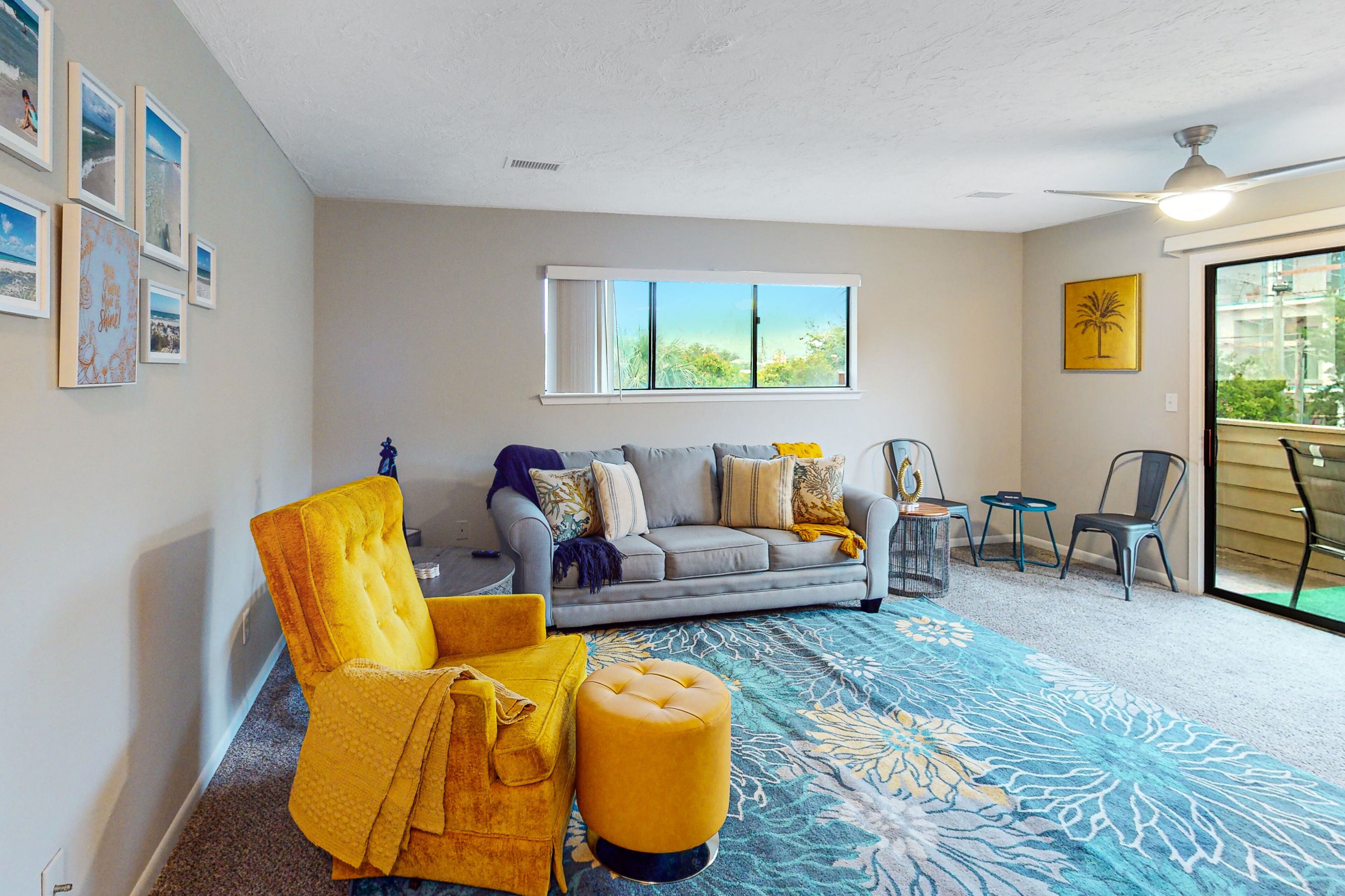 Lovely condo near the coast with a balcony, washer/dryer, & AC - pool access