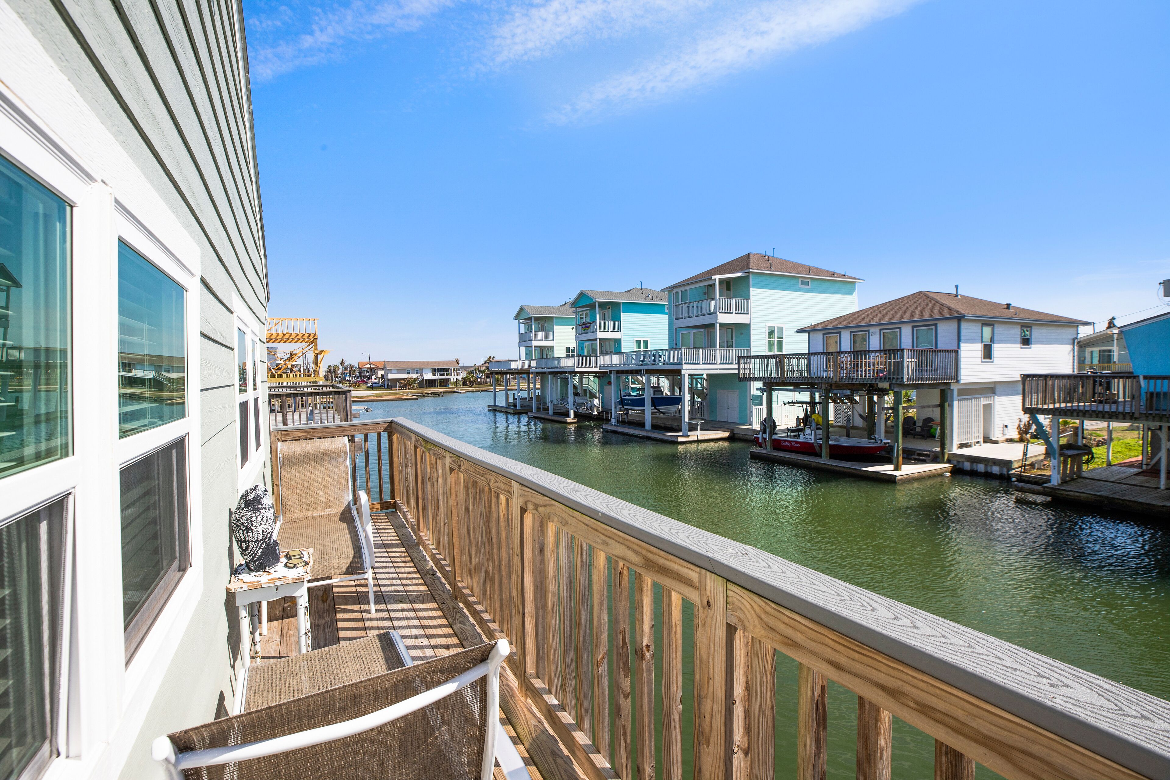 Relaxing waterfront home with grill & furnished outdoor areas
