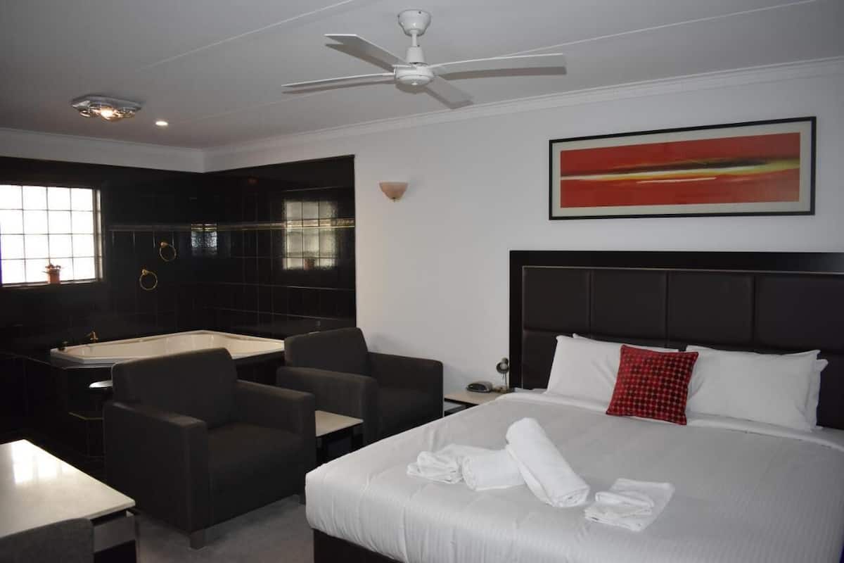 Romantic Room | 1 bilik tidur, langsir/tirai gelap terus, seterika/papan seterika