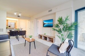 TV, fireplace, offices - Wonderful 1 BR Apt Located At Pentagon City (Arlington)