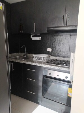 Dishwasher, cookware/dishes/utensils