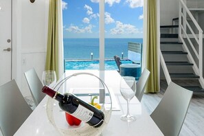Zimmer (Outside Pool Villa (SPA) B-1)