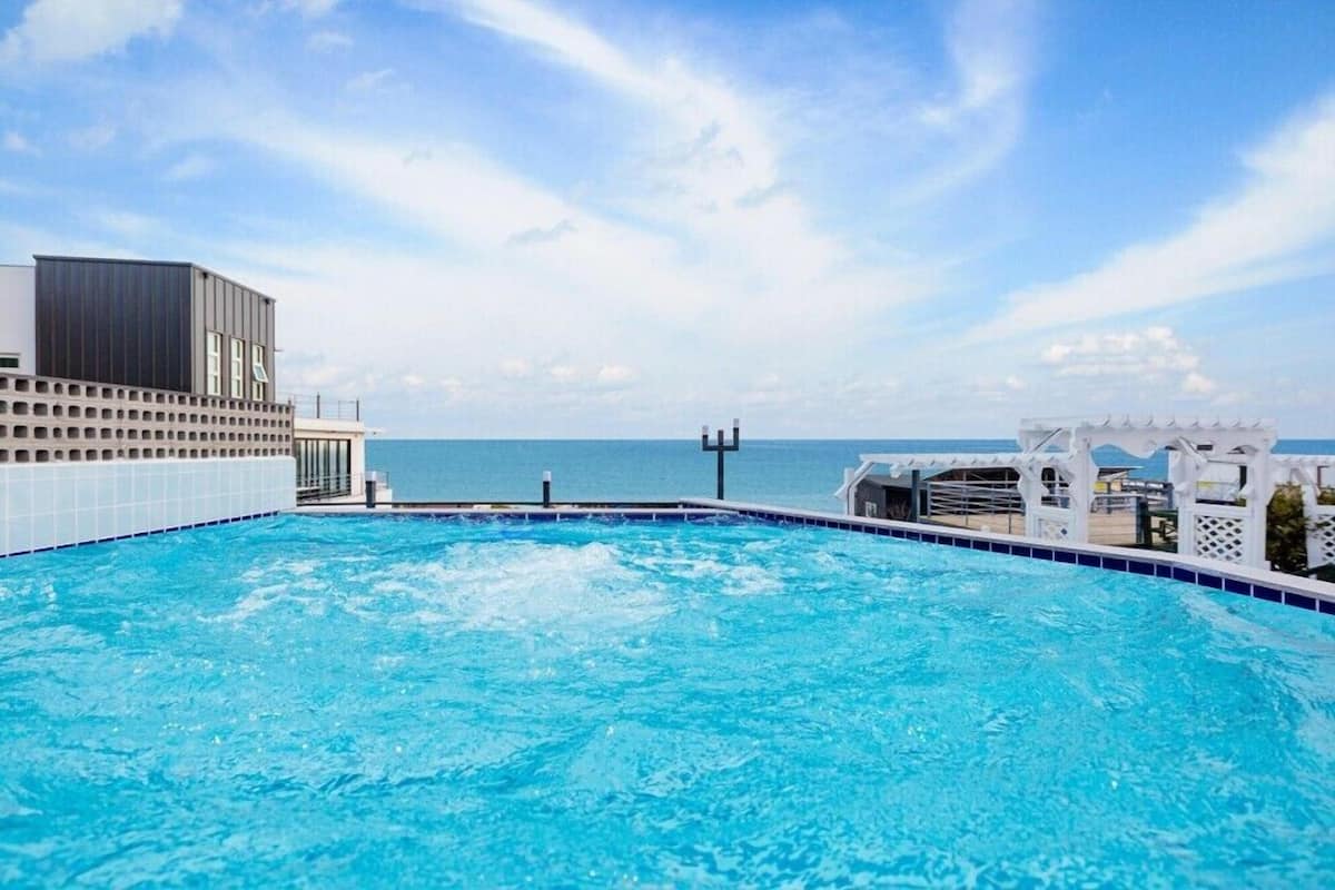 룸 (Outside Pool Villa (SPA) B-2)