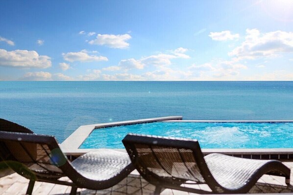 Habitación (Outside Pool Villa (SPA) A-2)