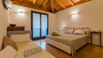 4 Schlafzimmer, Bügeleisen/Bügelbrett, WLAN