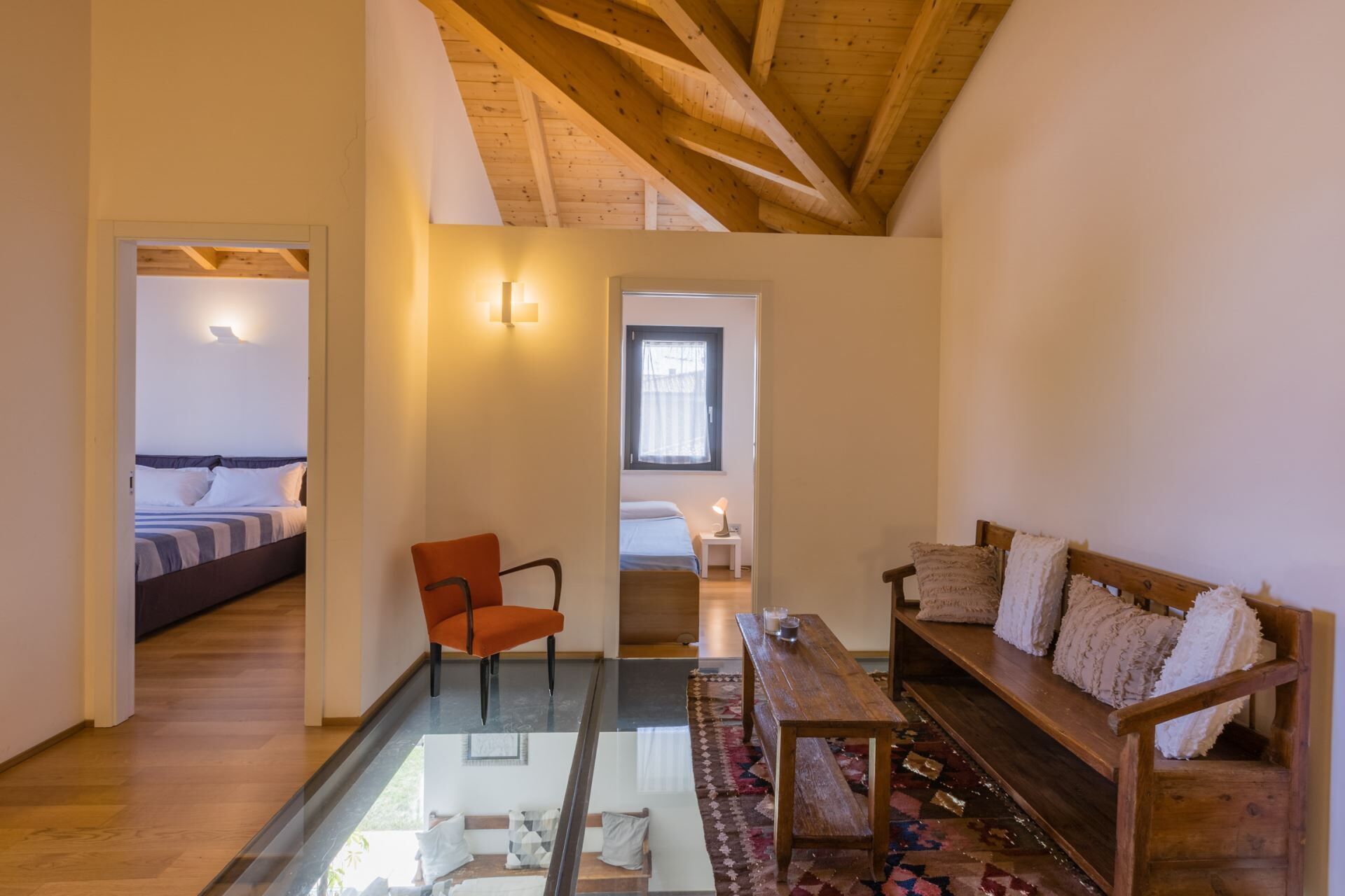 4 camere, ferro/asse da stiro, Wi-Fi