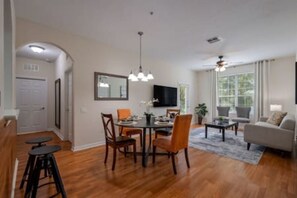 Interior - IS2-110 - Vista Cay Resort Orlando Condo | 3BR (Orlando)