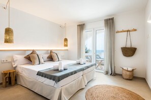 5 bedrooms, iron/ironing board, Internet, bed sheets