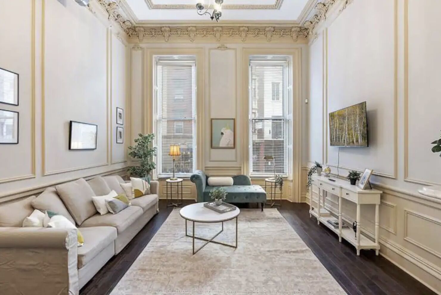 Elegant Victorian Center City 1BR Apartment
