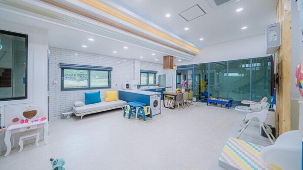 Room (1dong) - My Kids Pool Villa (Taean)