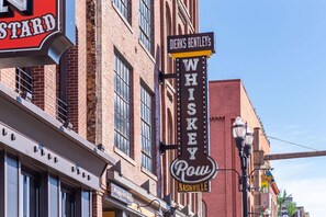 Immagine non classificata, 2 di 42, pulsante