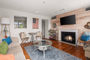 Unclassified image, 4 of 42, button