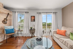 Unclassified image, 5 of 42, button