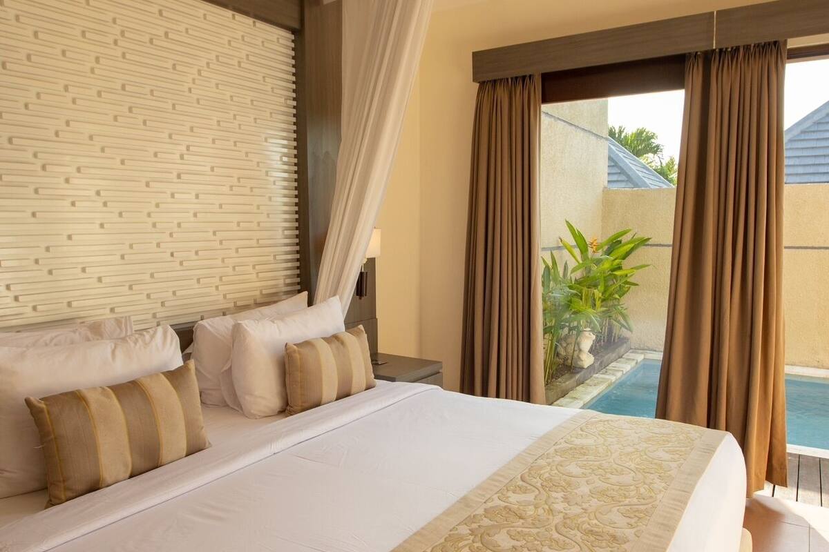 In-room safe, iron/ironing board, free WiFi