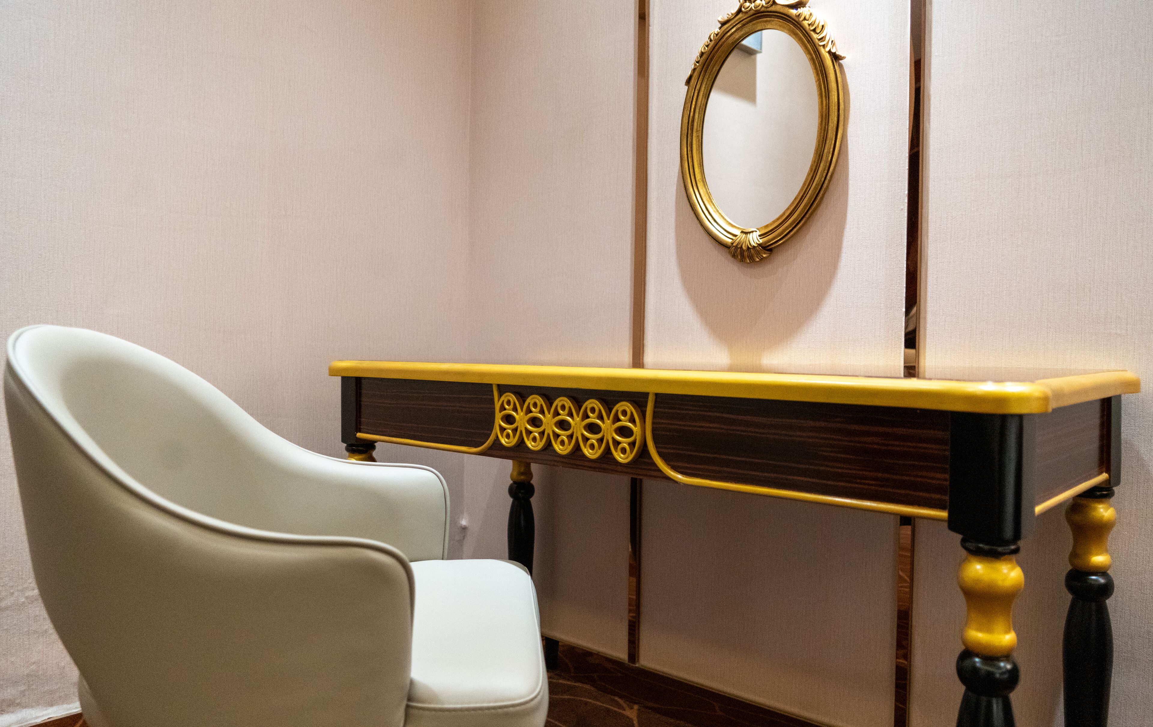 deluxe king river view | 1 bedroom, premium bedding, minibar, in-room safe