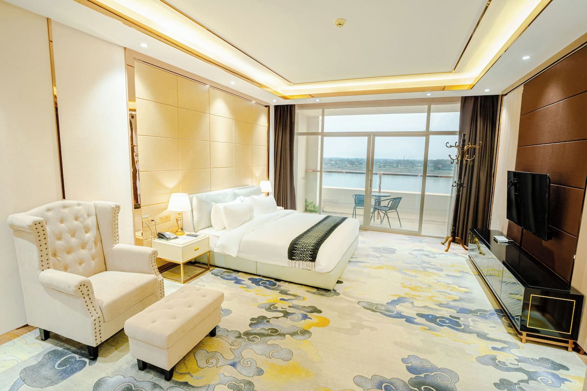 Executive-Zimmer, Flussblick | Hochwertige Bettwaren, Minibar, Zimmersafe, Schreibtisch