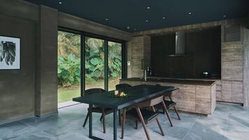 LUNA, Non Smoking | Premium bedding, down comforters, minibar, individually decorated