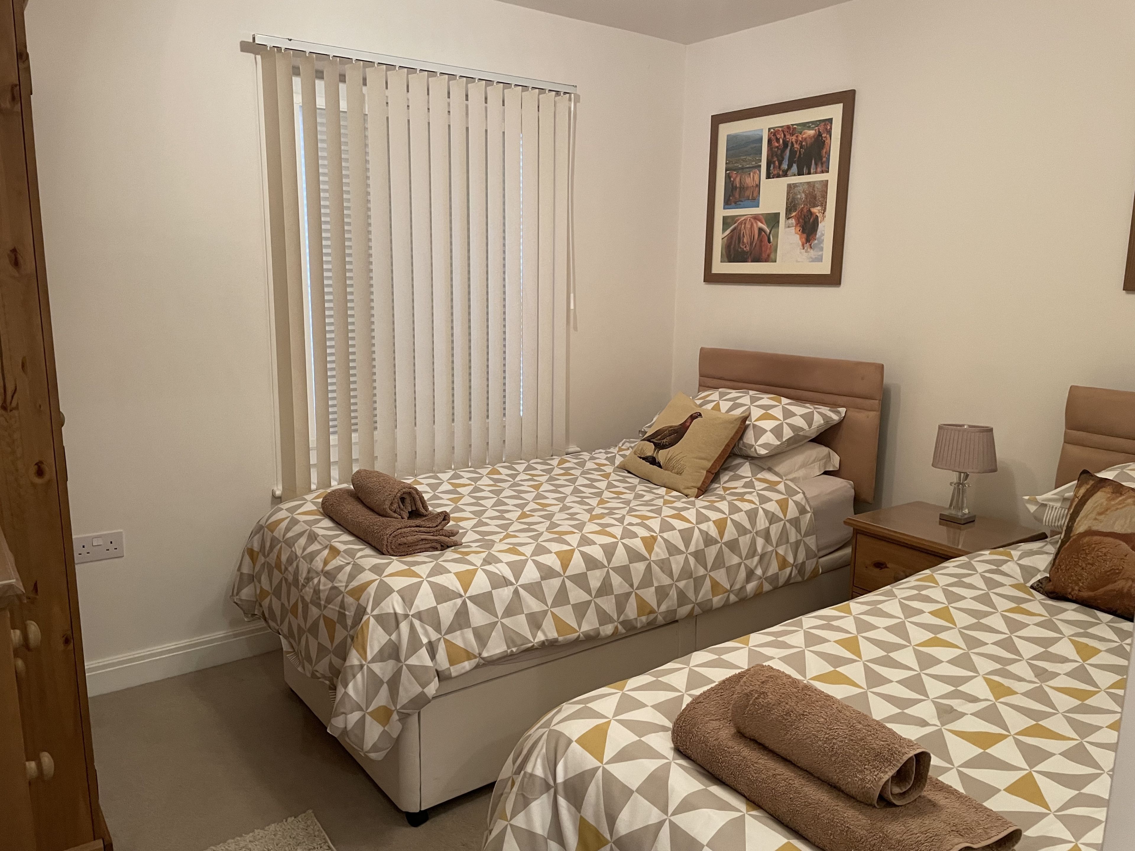 2 habitaciones, tabla de planchar con plancha y wifi gratis 