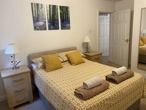 2 bedrooms, iron/ironing board, free WiFi, bed sheets - 2 bedroom first floor apartment in Invergarry (Invergarry)