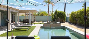 Chef'sKitchen, Saltwater Pool/Spa, KingBeds, Firepit, Games, WorkSpace, MtnViews