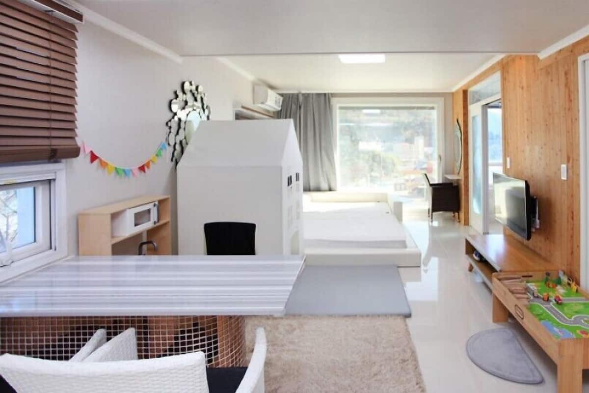 Room (ivy) | 1 bedroom