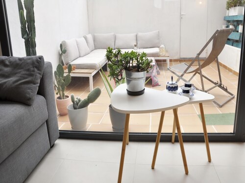 Charming house 3 blocks from the beach and 45 from Barcelona. vilanovaapartments